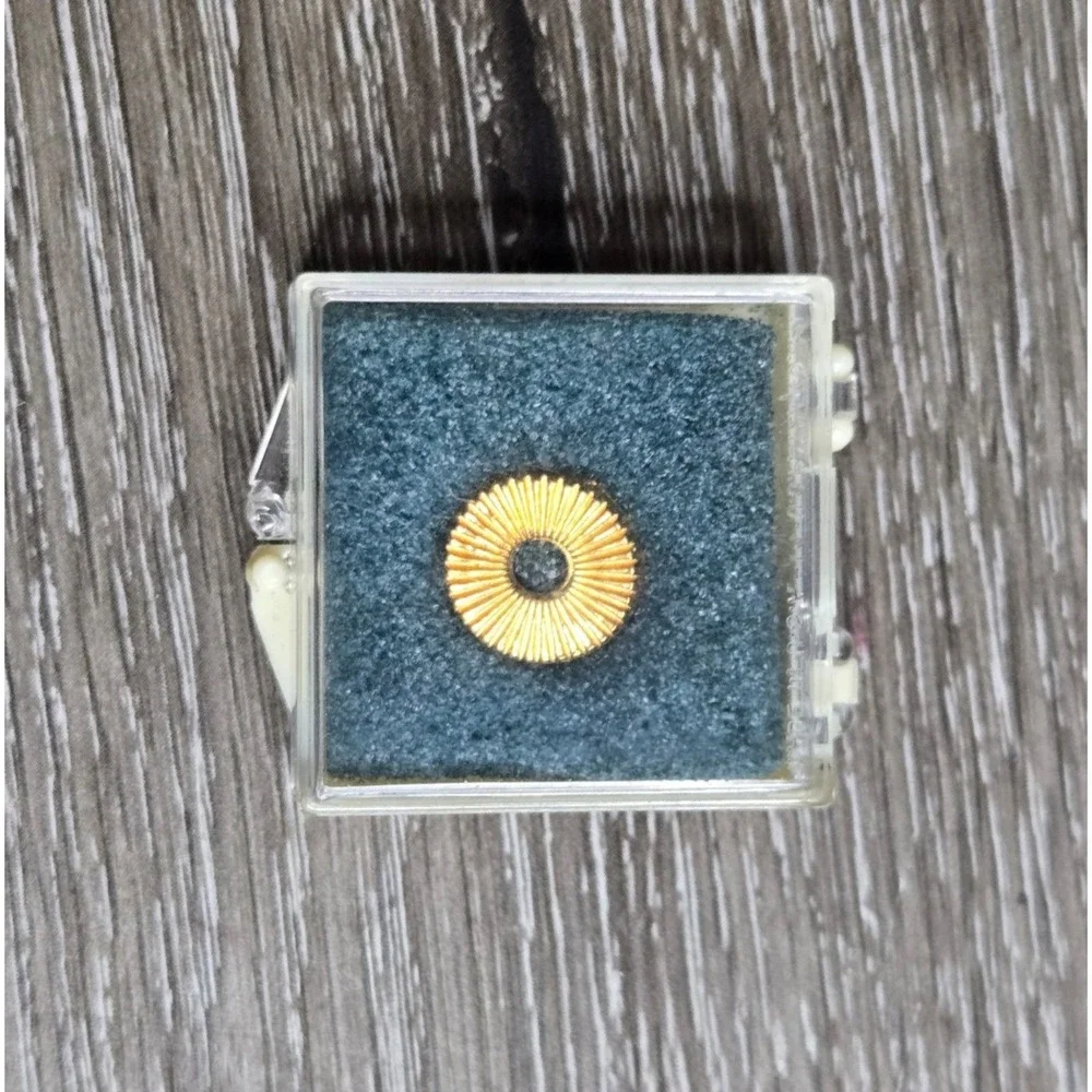 Vintage Gold Tone Sunburst Rosette Stud Pin Badge Round Decorative Drooch
